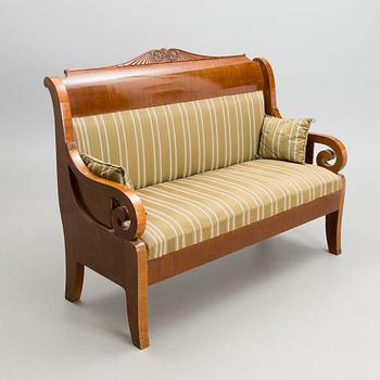 A set of 7 piece Biedermeier sofa suite, 1920s.