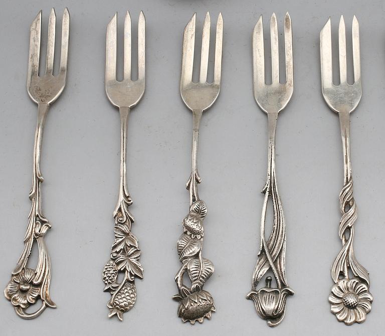 BESTICK, 41 delar, silver, olika modeller, svenska stämplar 1950-60-tal. Vikt ca 580 gram.