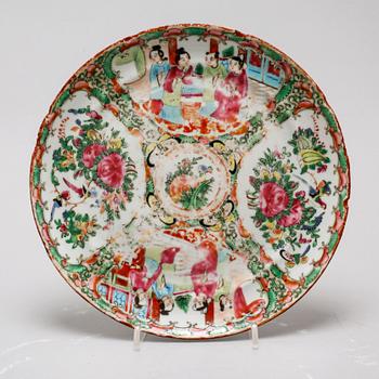 Seven porcelain plates from China, late 19th/early 20th century.