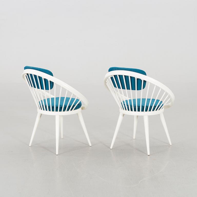 A PAIR OF "CIRCLE" CHAIRS, second half of 20th century.