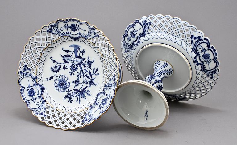 UPPSATSSKÅLAR, ett par, porslin, Meissen, 1900-talets mitt.