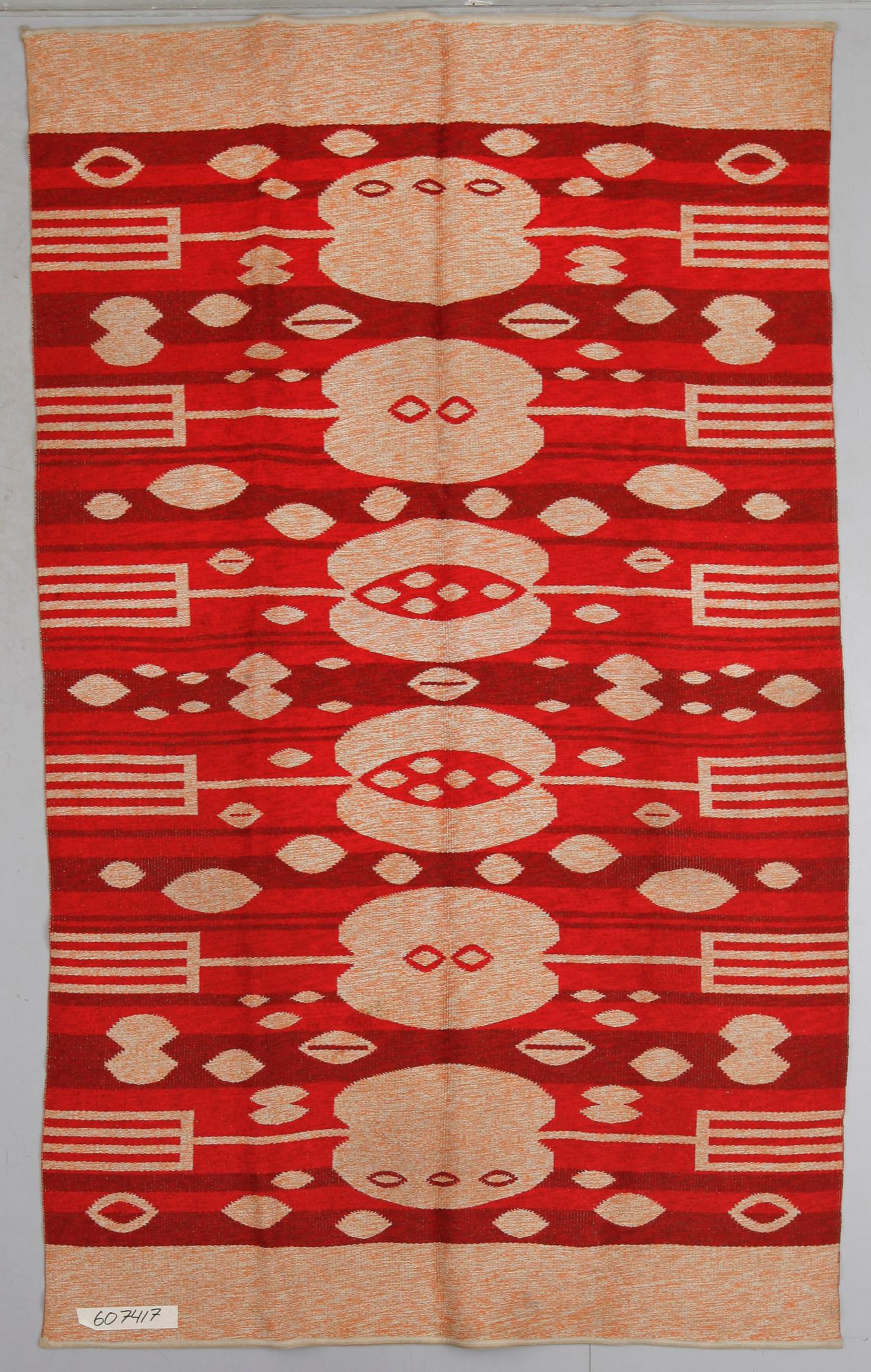 MATTA, dubbelvävd. Ca 290 x 180 cm.