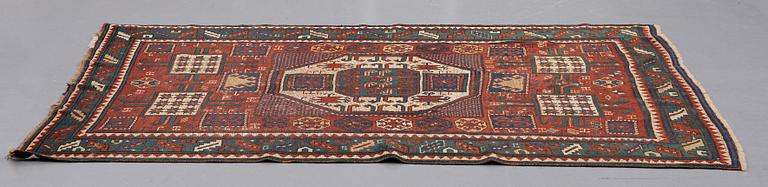 MATTA, antik/semiantik Karachop Kazak, ca 226 x 167,5 cm.