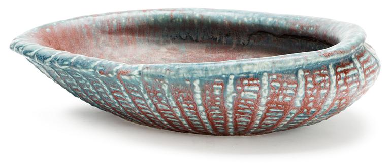 A Gunnar Nylund stoneware bowl in the shape of a seashell, Rörstrand.