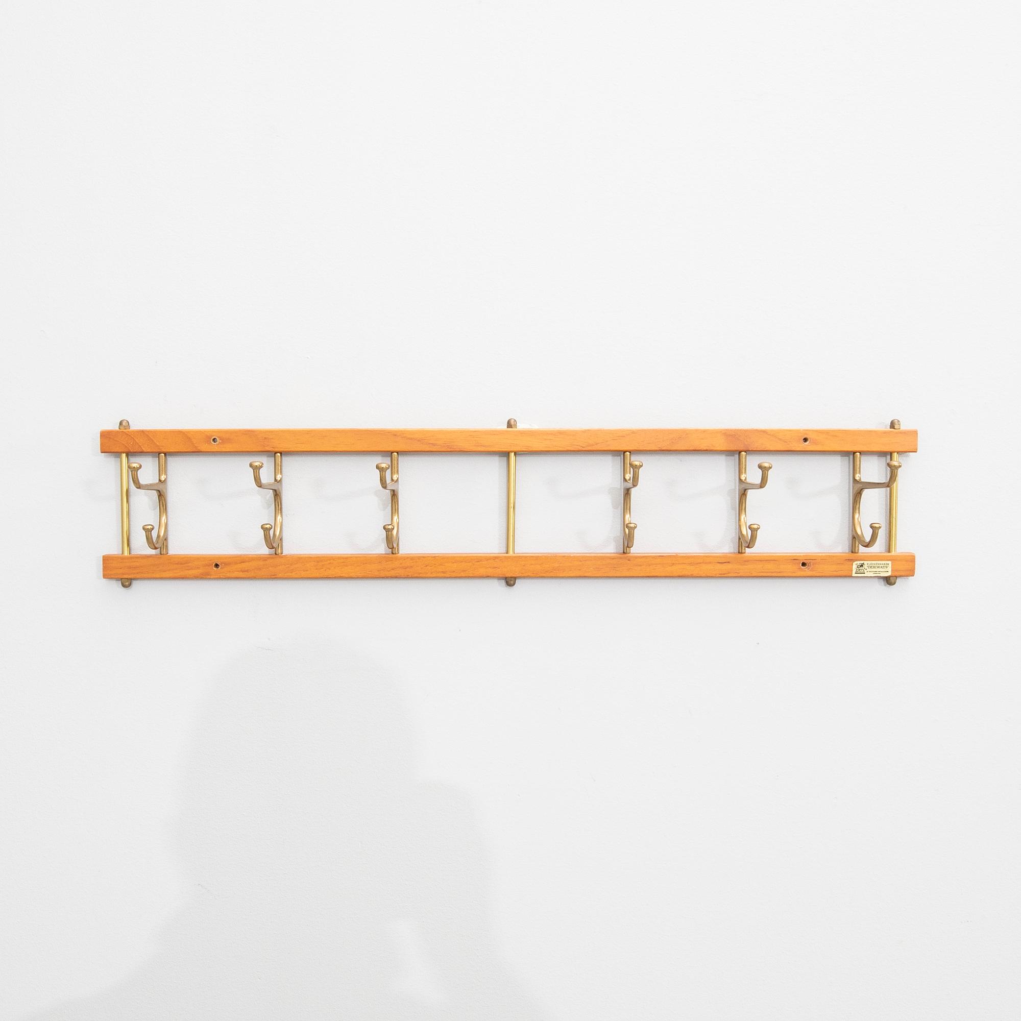 Klädhängare, "Dekorativ", Skoglunds metallgjuteri, Anderstorp, 1950/60-tal.