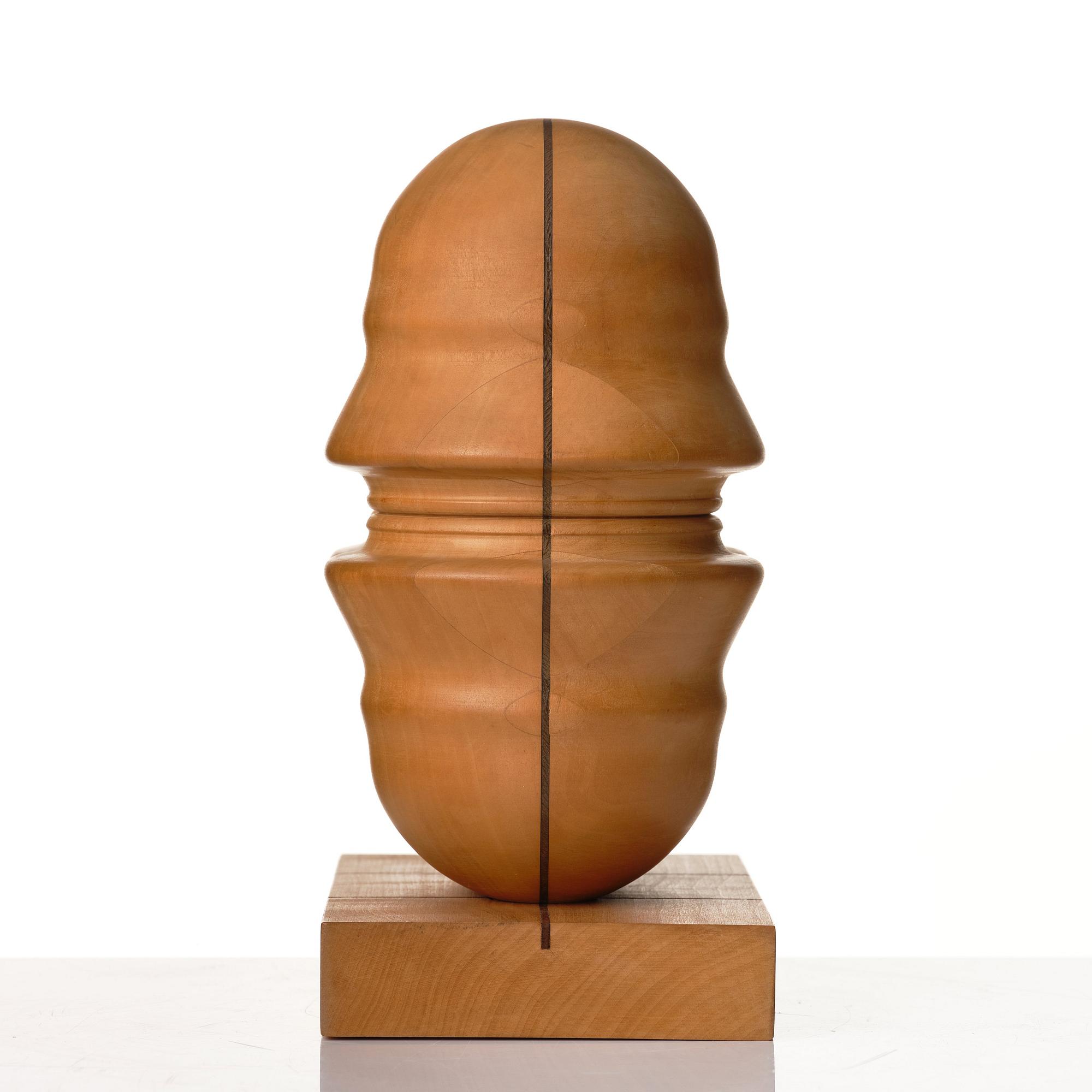 Sivert Lindblom, skulptur, trä, signerad S. Lindblom och daterad -68 undertill.