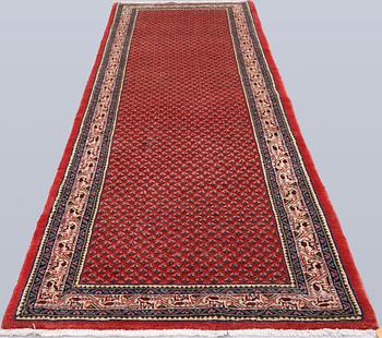 Gallery carpet, Saruk mir, 335 x 106 cm.
