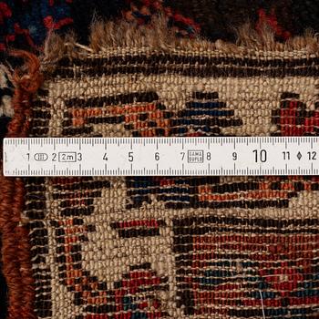 A persian gallery carpet, ca 400 x 110 cm.