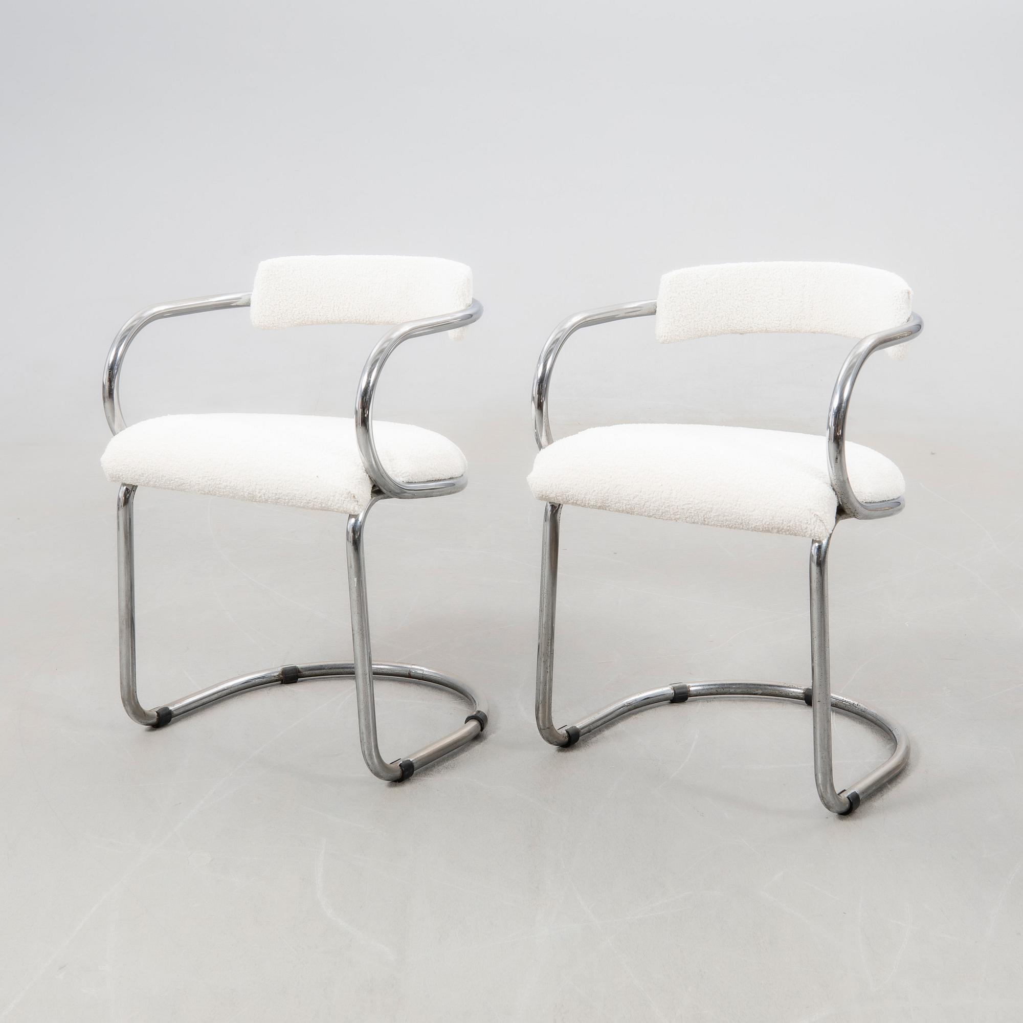 Karmstolar, ett par, 1900-talets andra hälft.