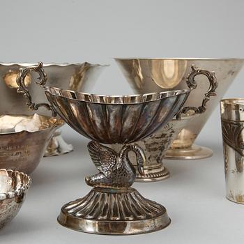 PARTI SKÅLAR OCH BÄGARE, 13 delar, silver, bland annat CG Hallberg, Stockholm, 1933. Vikt ca 1737g.
