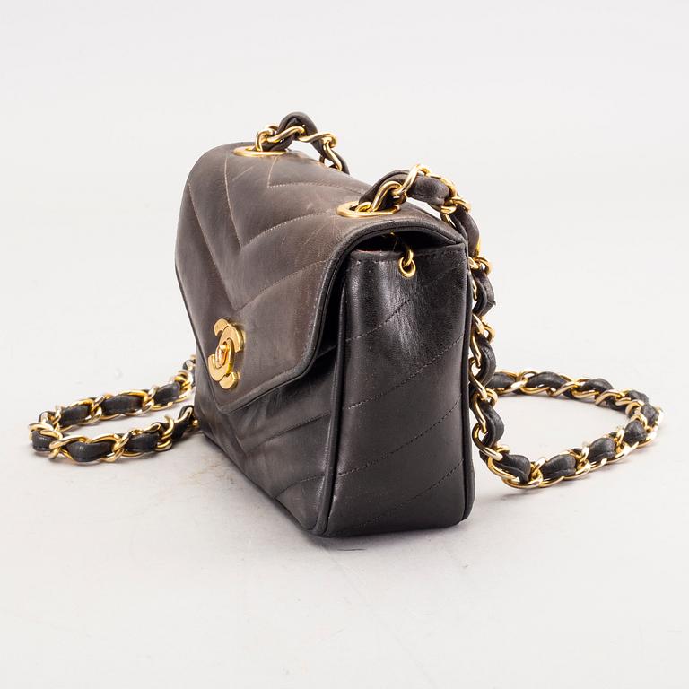 An Chanel bag.