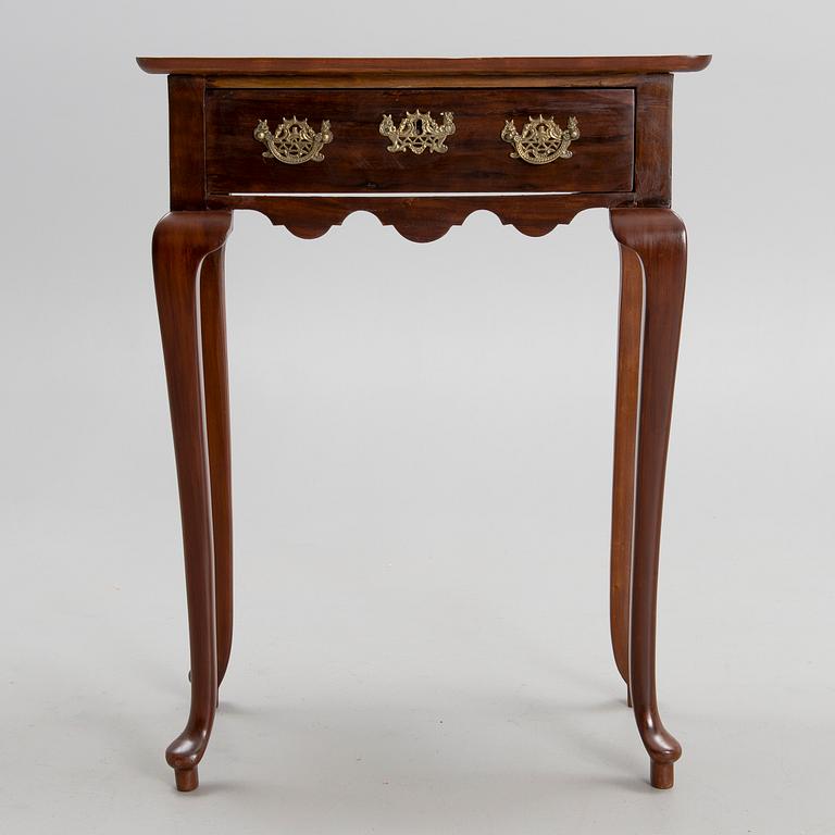 BORD, mahognyfaner, Queen Anne, England 1700-tal.