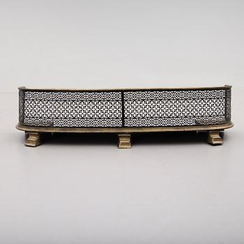 BRASSKYDD, viktoriansk, England, 1800-talets andra hälft.