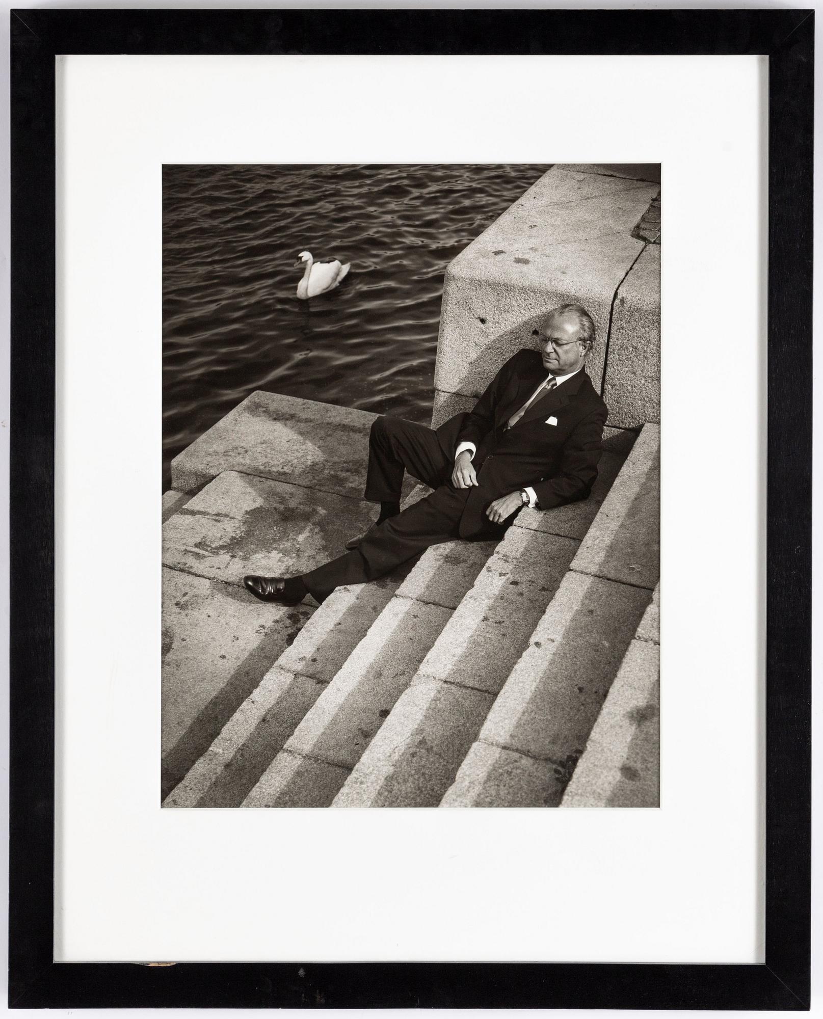Bruno Ehrs, "Carl XVI Gustaf, Skeppsholmen, maj 2002".