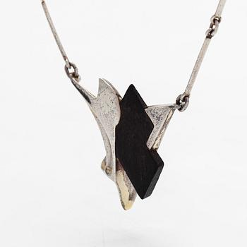 Zoltan Popovits, halsband och örhängen, sterlingsilver och ebenholtz, Lapponia 1985.