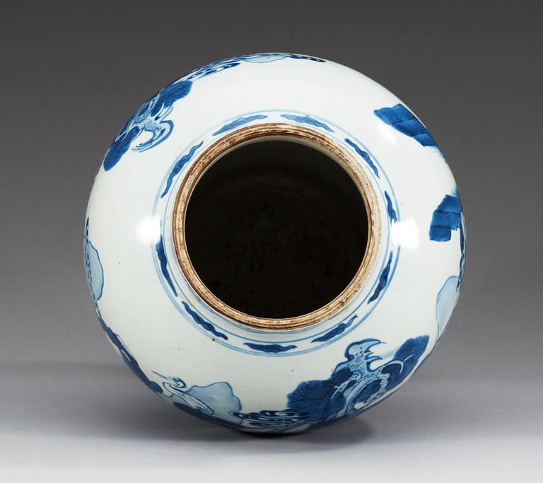 A blue and white jar, Qing dynasty, Kangxi (1662-1722).