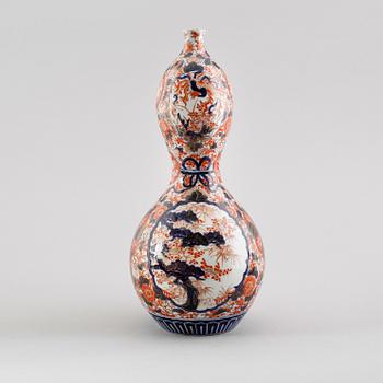 VAS, porslin, Japan, Imari, omkring år 1900.