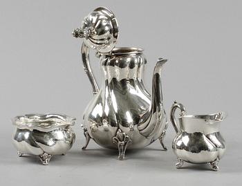 KAFFESERVIS, 3 delar. Silver, utl stämplar med svensk importstämpel. Rokokostil, 1900-tal. Ca 900gr.