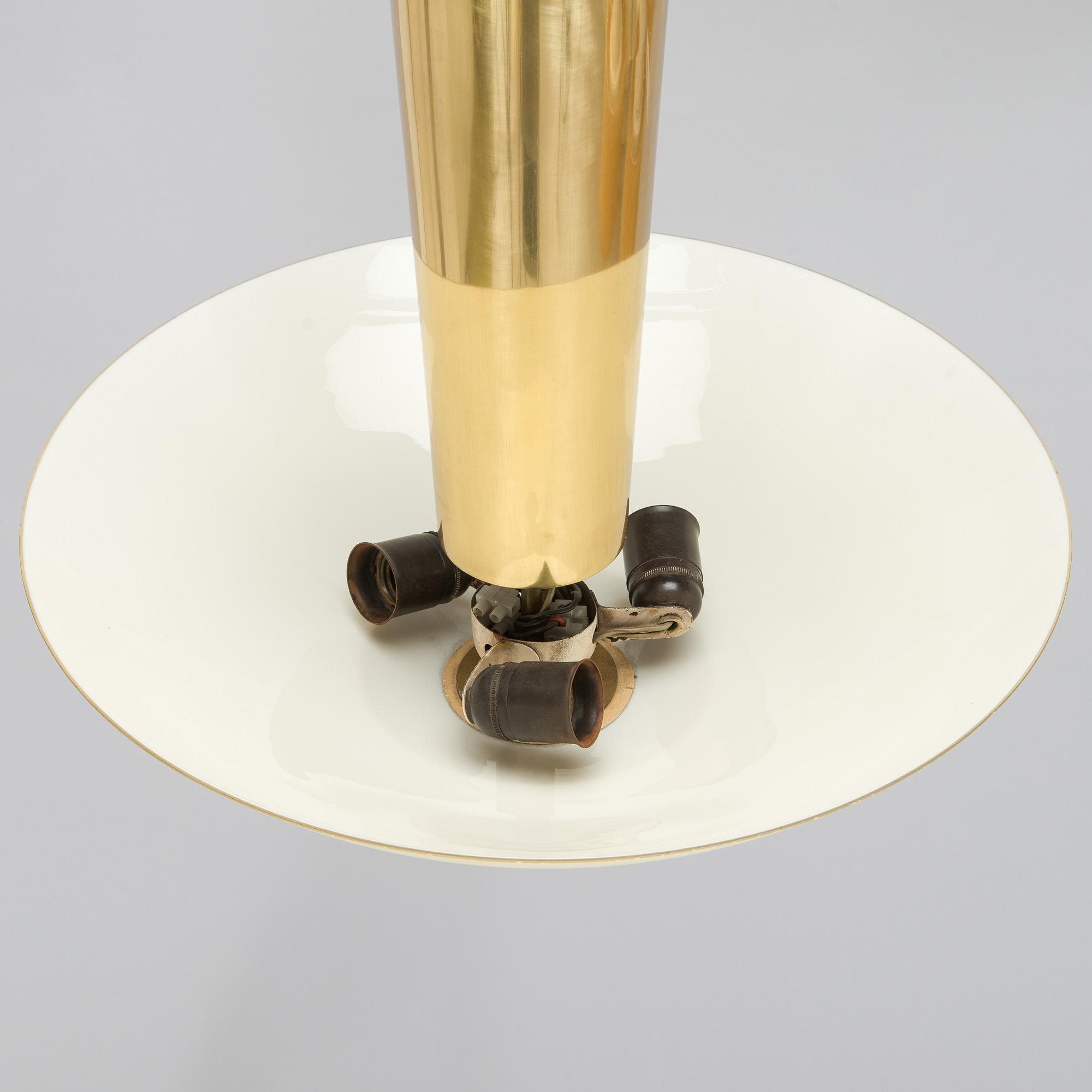 Paavo Tynell, taklampa, modell 9045 Idman 1900-talets mitt.