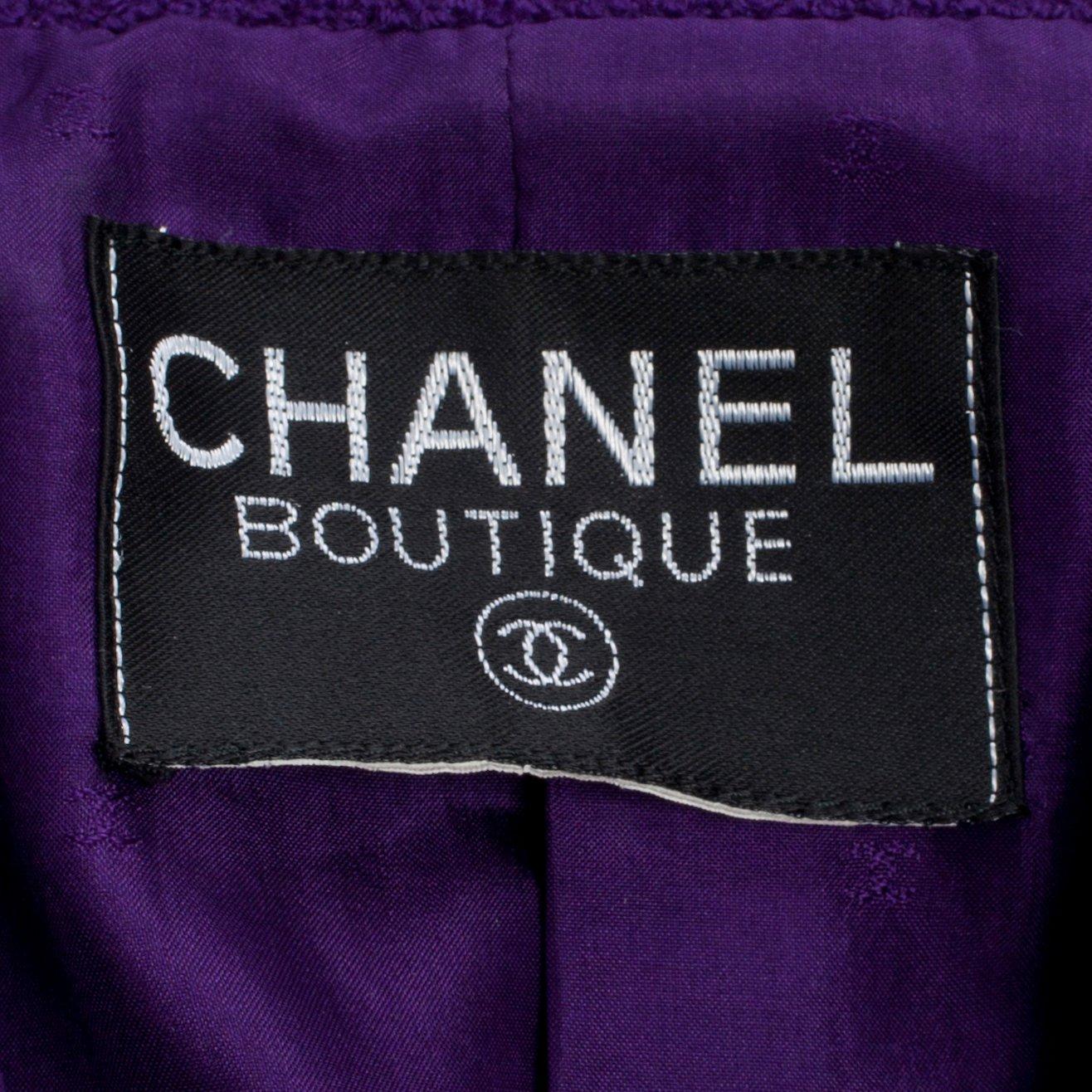 CHANEL, tvådelad dräkt bestående av kavaj samt kjol.