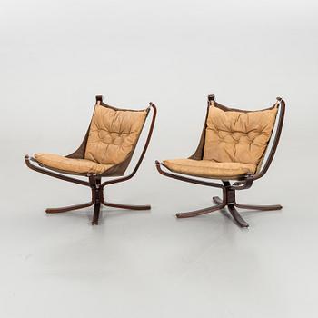 FÅTÖLJER, ett par, OCH BORD, Sigurd Ressel "Falcon", Vatne Möbler Norge, 1970-tal.