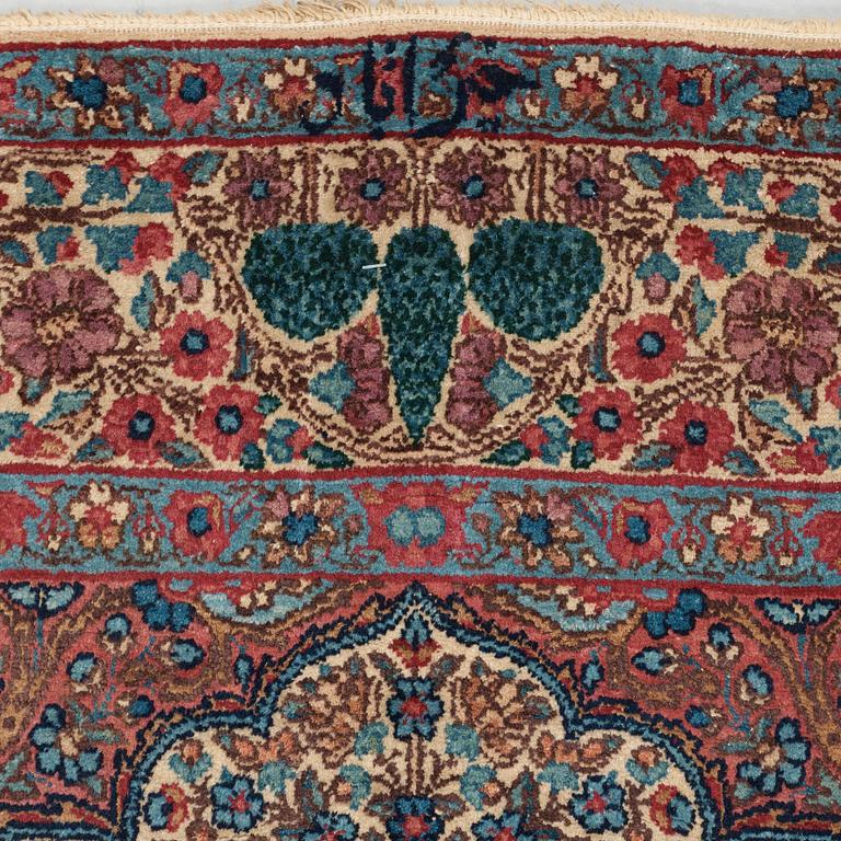 RUG. Semi-antique Kerman Province, the village Kheyrabad. 224,5 x 142,5 cm.