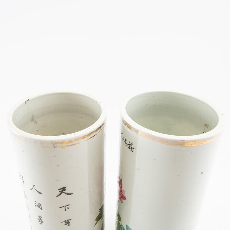 Penselvaser 2 st Kina 1900-tal porslin.