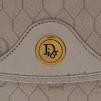 LAUKKU, Christian Dior.