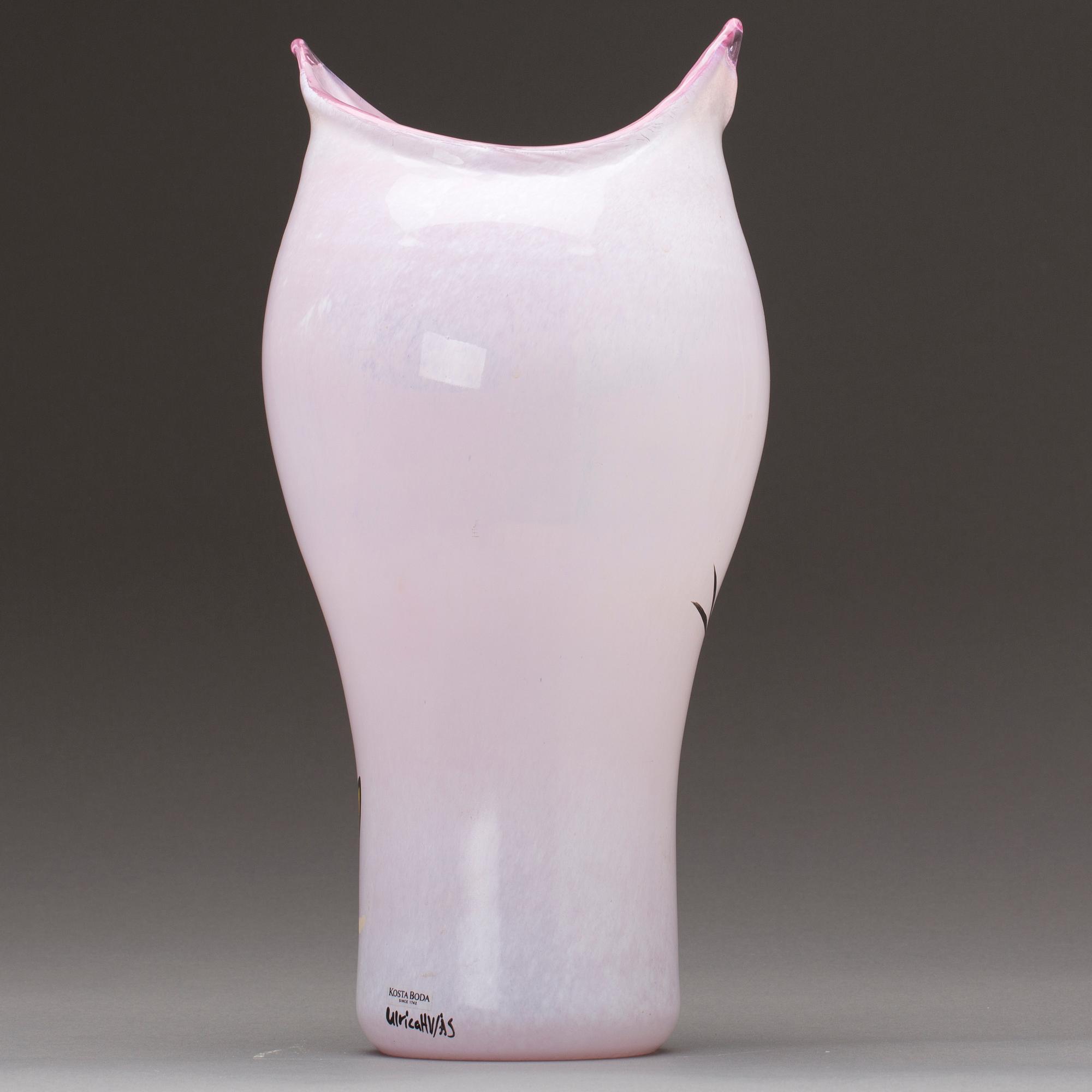 VAS, signerad, Ulrica Hydman Vallien, Kosta Boda Artist Coll. 48145.