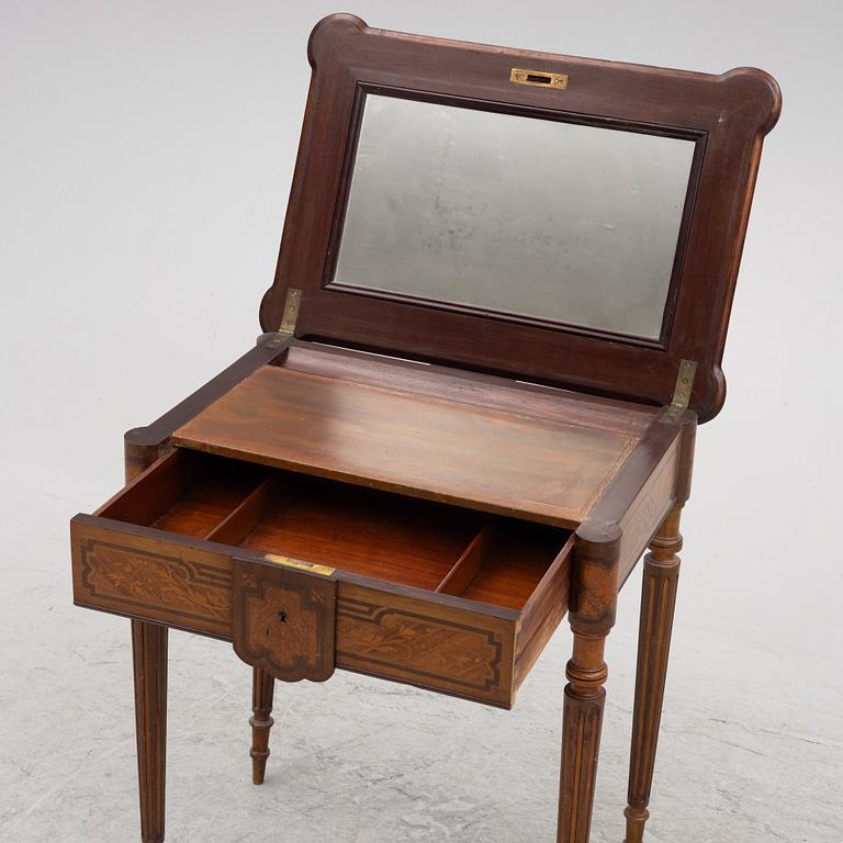 A dressing table, end of the 19th century.