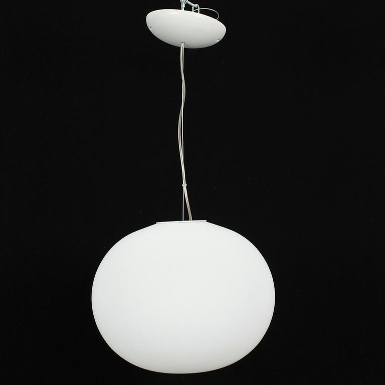 TAKLAMPOR, 2 st, "Glo-Ball", design Jasper Morrison 1999 för Flos, Italien. H 25.