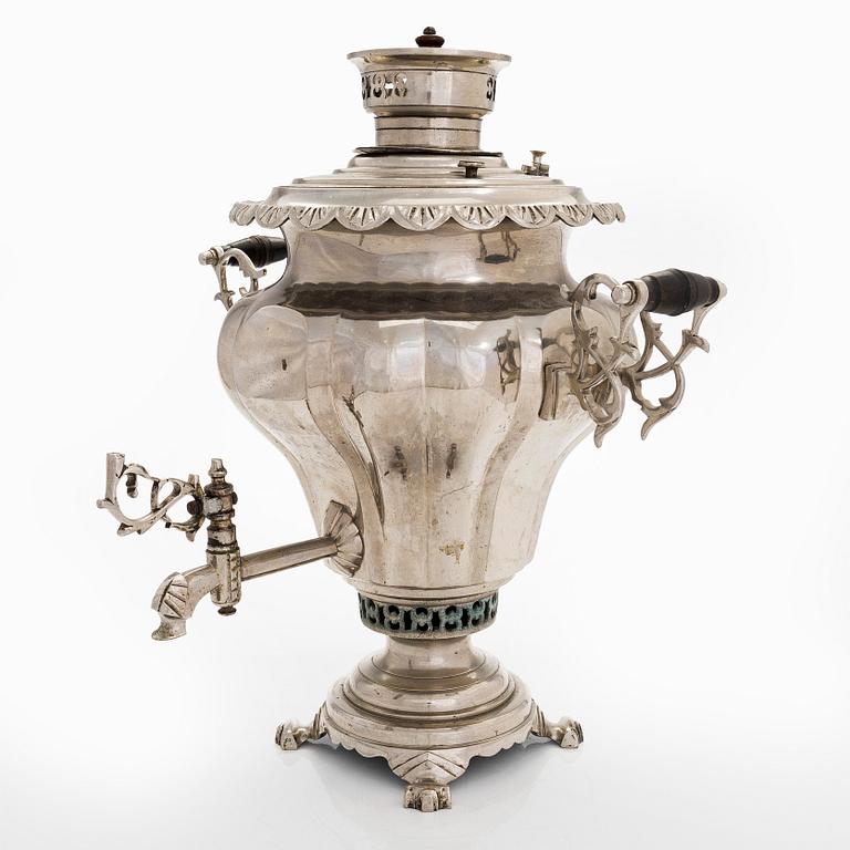 Samovar, försilvrad mässing, Teile, Ryssland 1882.
