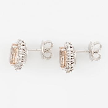 Örhängen med morganiter och briljantslipade diamanter.