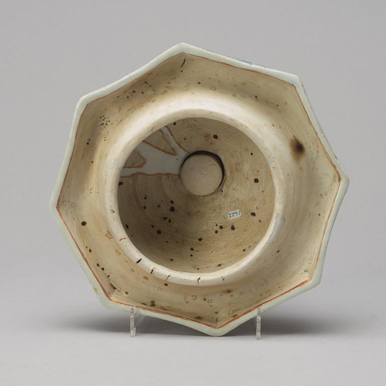 LOCK/STÄLL, keramik. Thailand, Sawankhalok, 16/1700-tal.