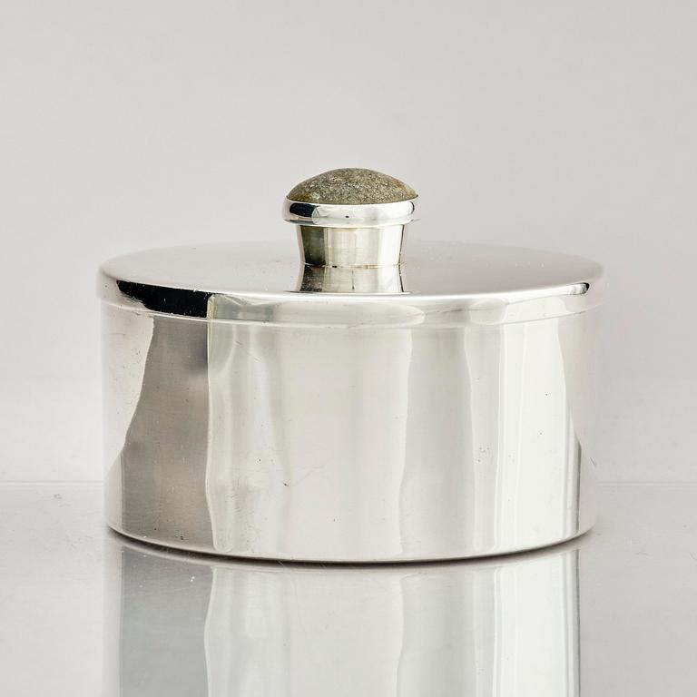 Lennart Larsson Guld AB, a Swedish silver butter box with lid and tray, Jönköping 1974.
