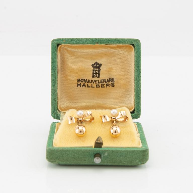 Earrings 18K gold and cultured pearls, Stockholm 1953.