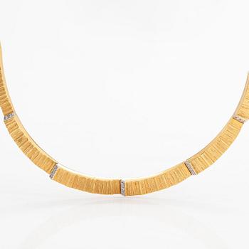 Björn Weckström, collier, "Ciria", 18K guld med briljantslipade diamanter ca 0.26 ct totalt. Lapponia 2007.