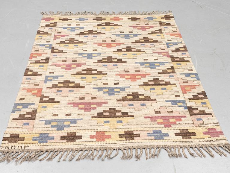 Märta Måås-Fjetterström, a carpet, "Munka-Ljungby", flat weave, ca 
 217,5 x 140 cm, signed AB MMF.
