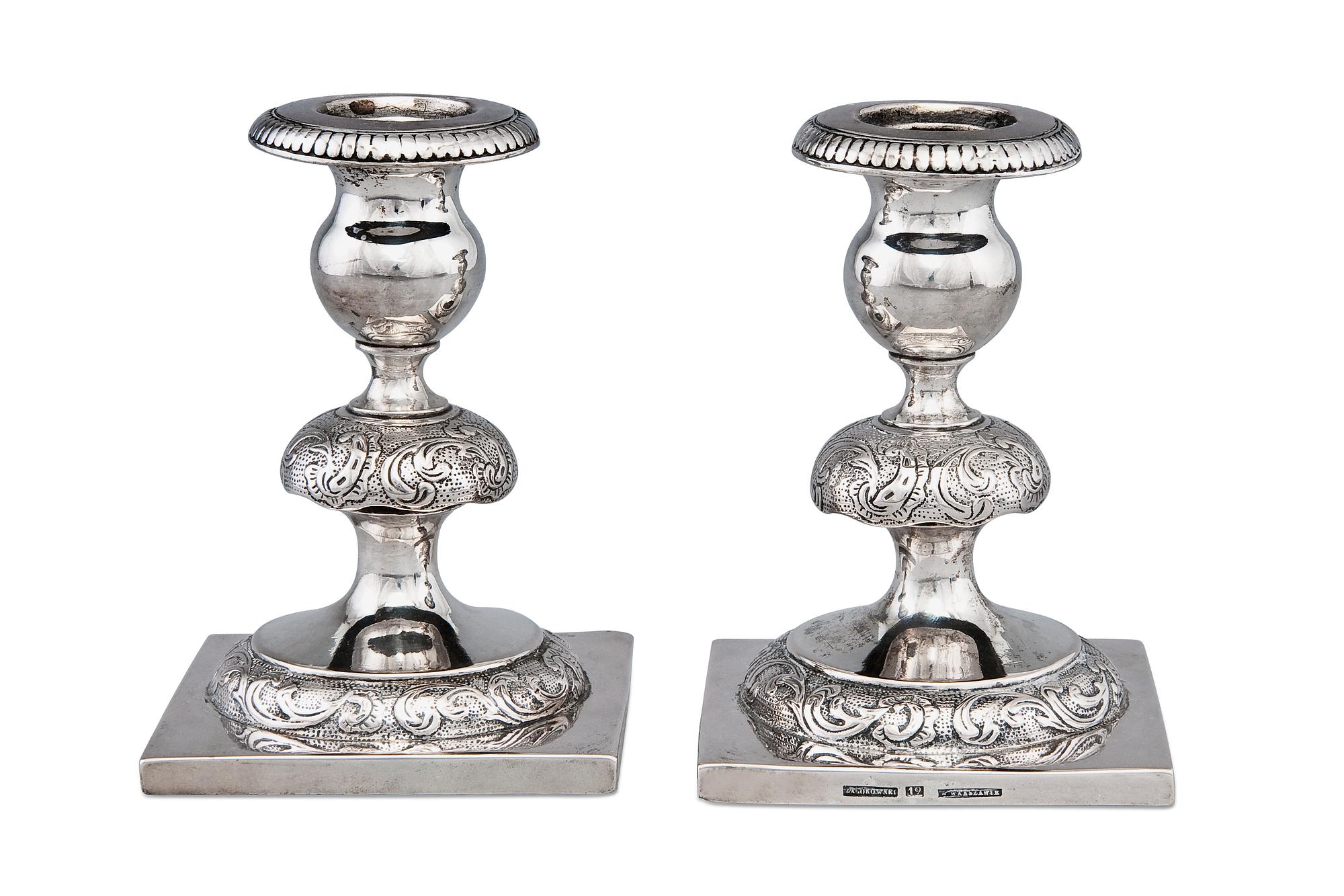 LJUSSTAKAR, ETT PAR.