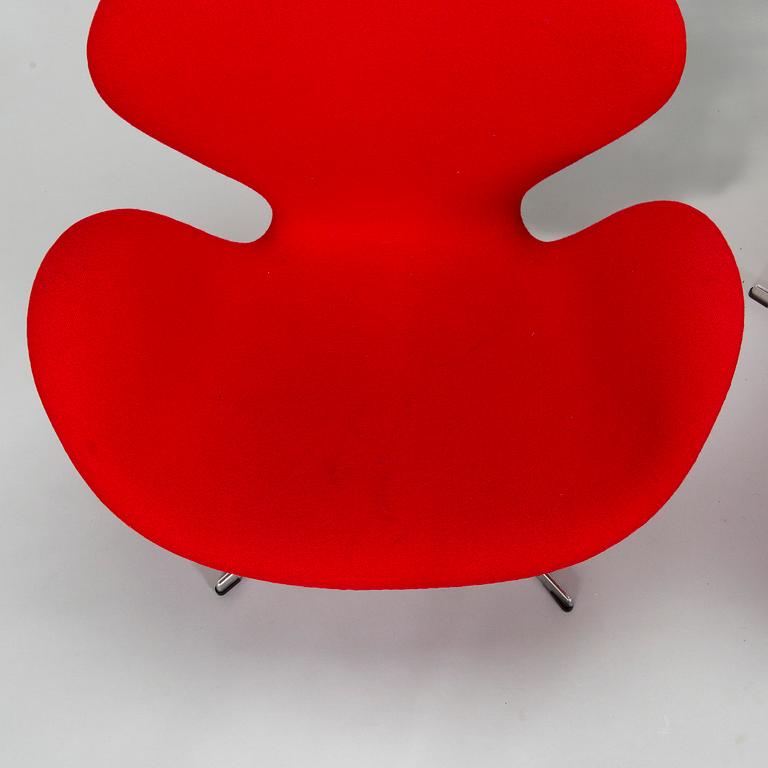 Arne Jacobsen, nojatuolipari, "Svanen" Fritz Hansen, Tanska.