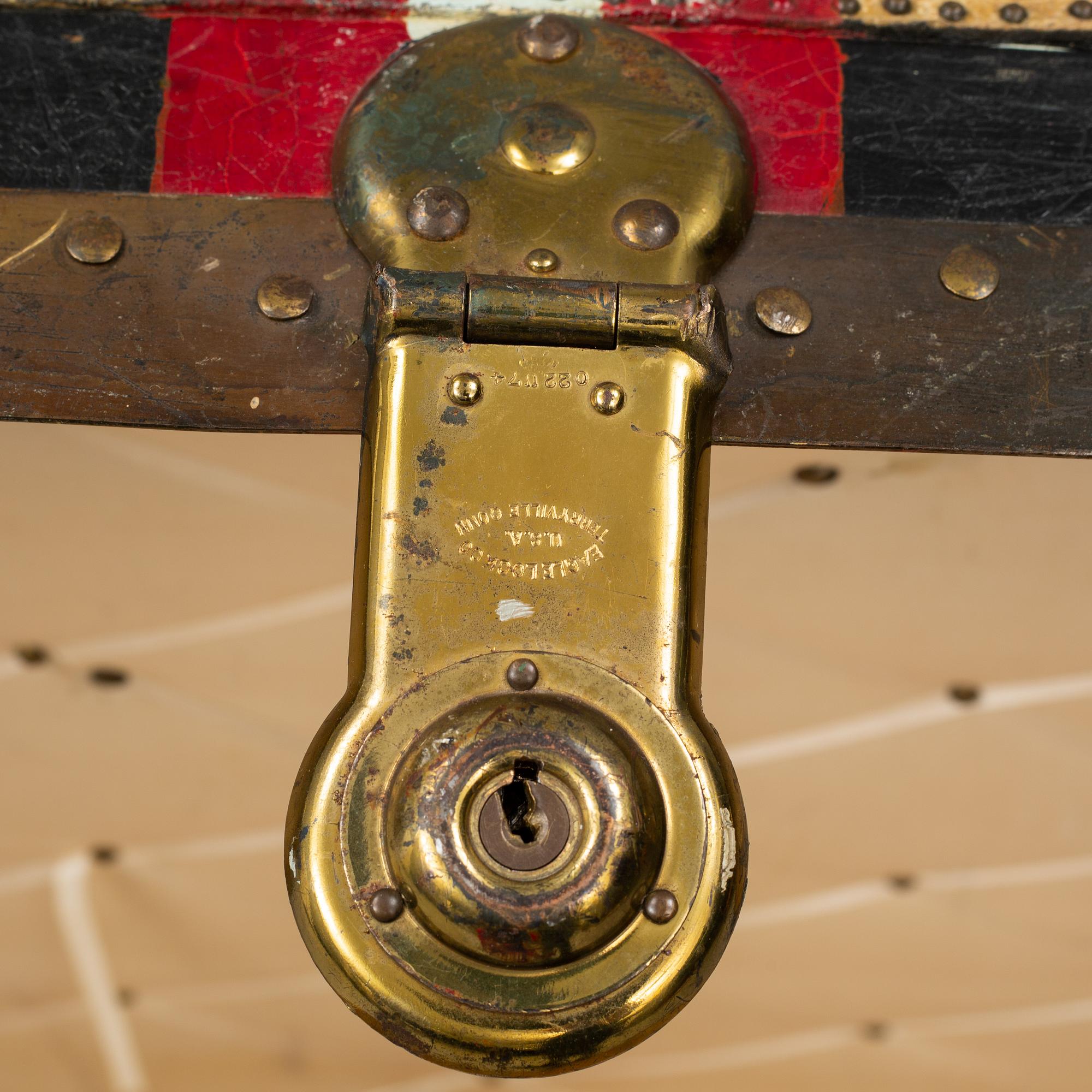 TRUNK, John Cattnach, New York, early 20th century. Signed with label.