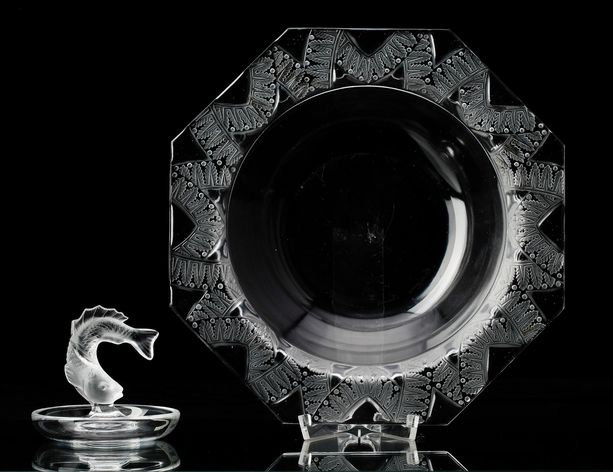 SKÅL samt NÅLFAT, glas, Lalique, 1900-tal.