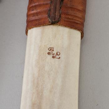 A same knife by Randolf Lindblom, signed.