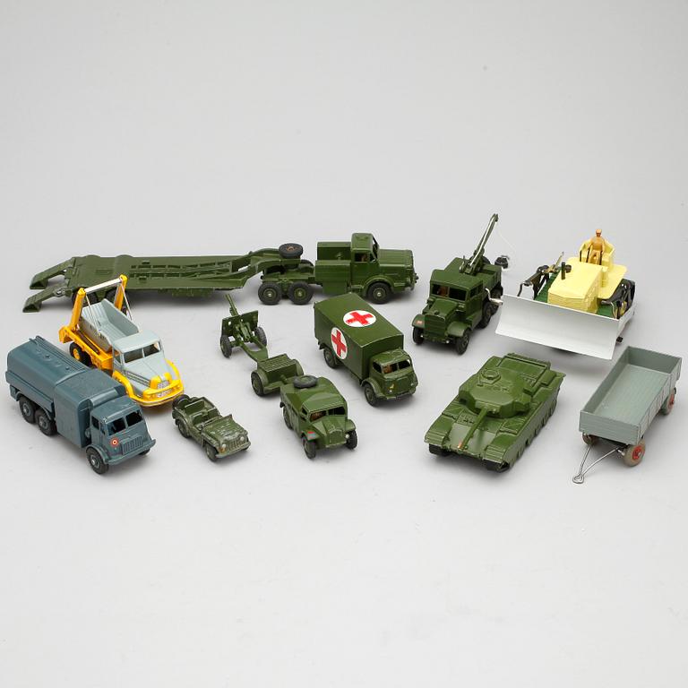 LEKSAKSFORDON, 10 delar, Dinky Toys.
