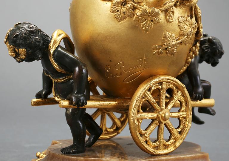 KAVIARSKÅL, förgylld brons, empirestil, omkr år 1900.