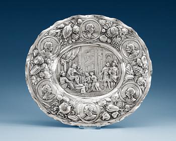 784. A GERMAN SILVER PLATE, Makers mark of David Bessman, Augsburg 1640-1677. The Continence of Scipio.