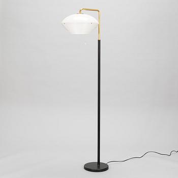 Alvar Aalto, golvlampa modell A811, Valaistystyö.