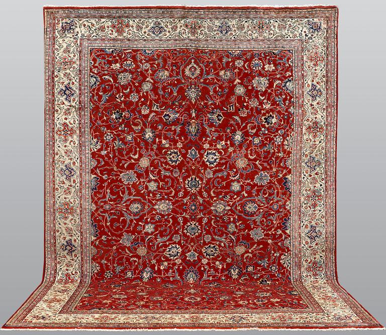 A carpet, Sarouk, ca 423 x 312 cm.
