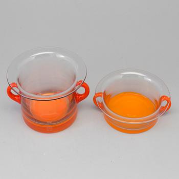 Two signed glass bowls by Per Olof Ström, Alsterfors, dated 1969.