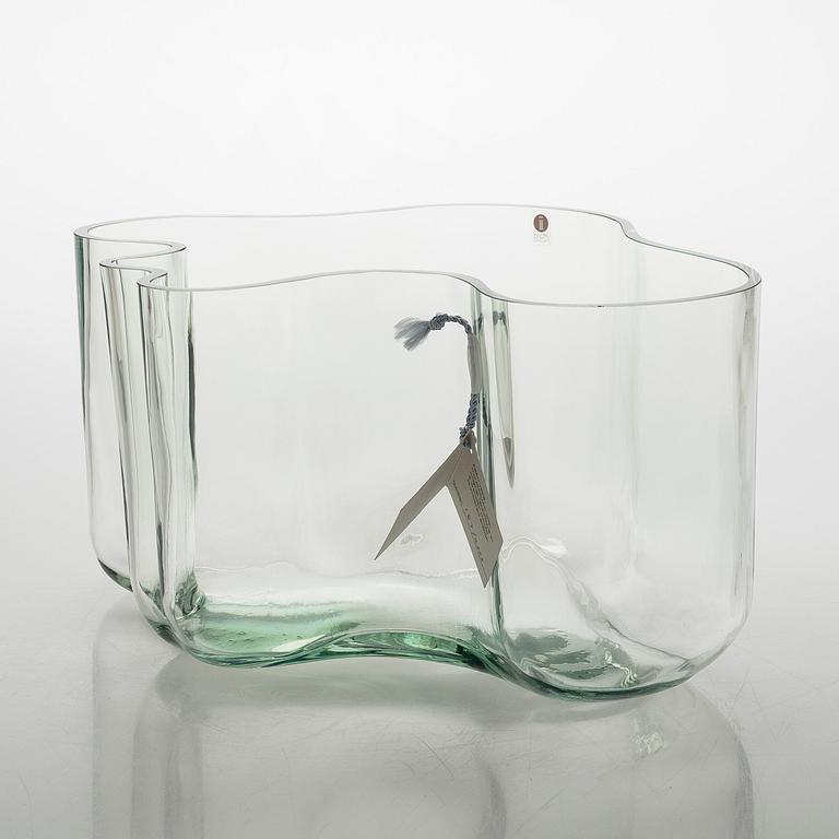 Alvar Aalto, a glass vase model 3031, signed Alvar Aalto Iittala 2002 and numbered 187/2000.